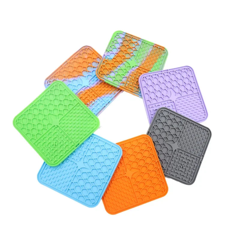Hign-concerned Pet Lick Silicone Mat For Dogs Slow Food Plate Feeding